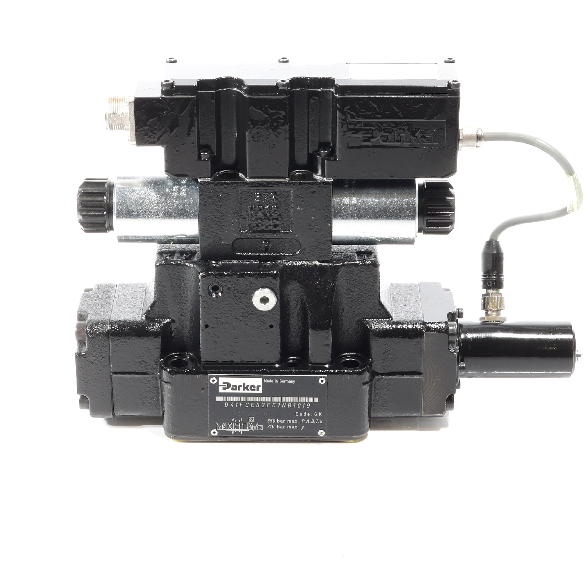 Proportional directional control valve  New open Box